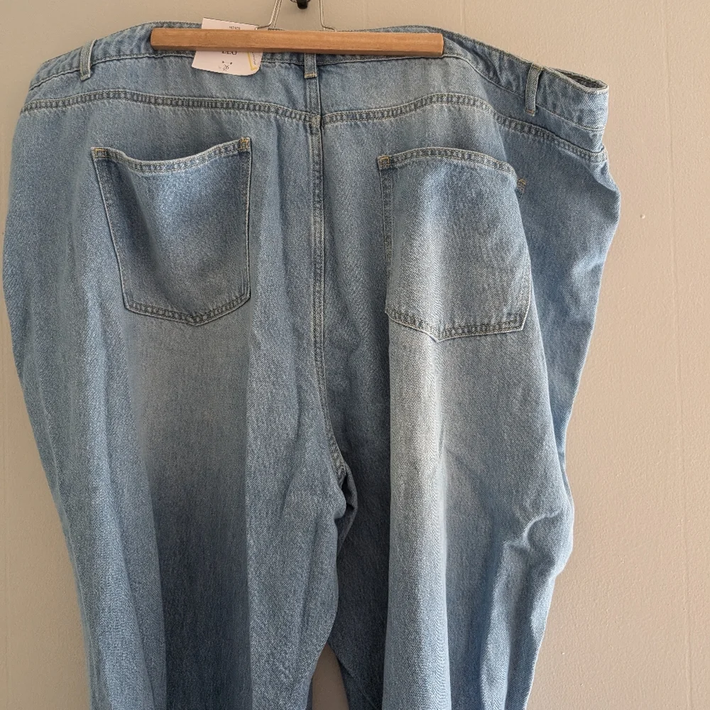 NWT Future Collective Straight Leg Jeans - Picture 6 of 9